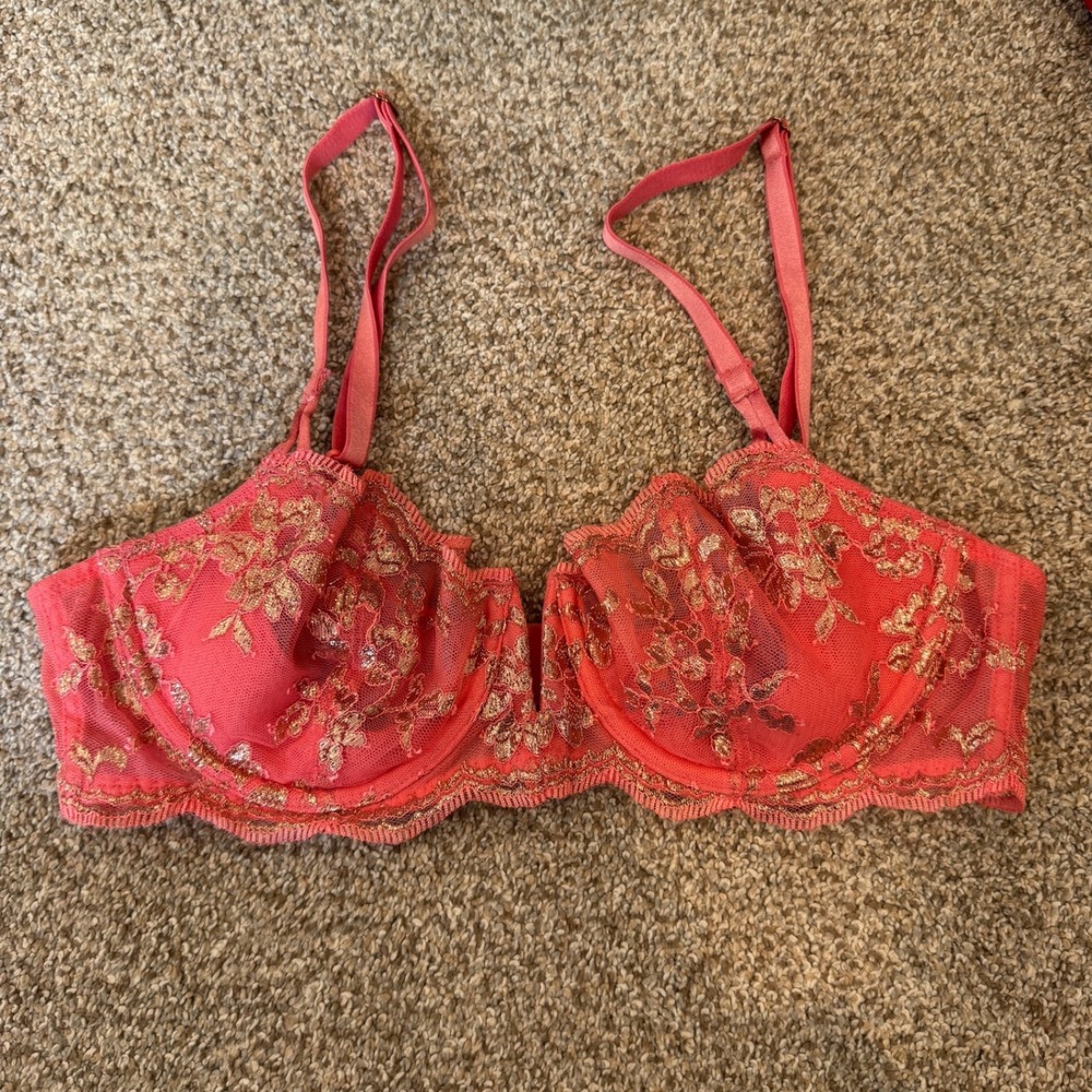 Victorias Secret Coral Pink Gold Metallic Lace Demi Bra exact size unknown